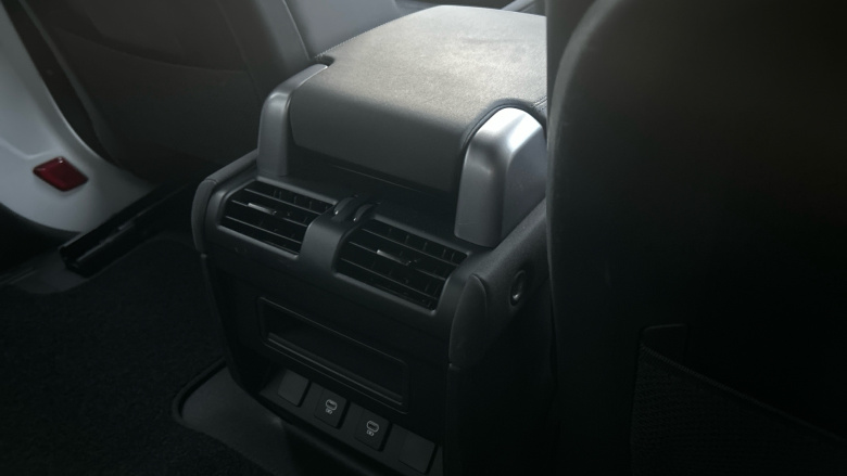 Land Rover Defender 3.0 D250 X-Dynamic SE 90 3dr Auto Diesel Estate